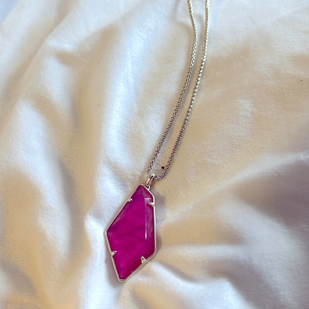 Kendra Scott hot pink necklace